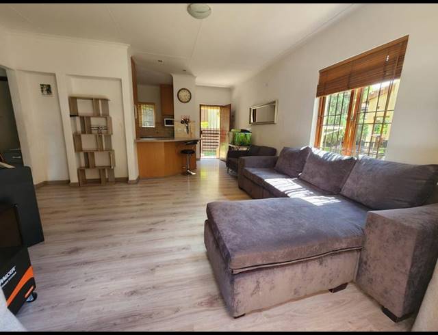 2 BEDROOM PROPERTY TO RENT IN SUNNINGHILL